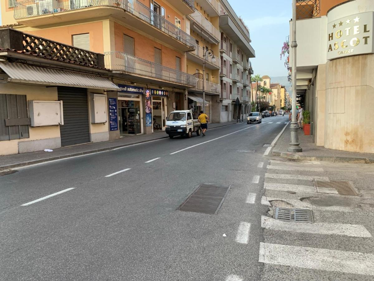 Giga Mare Apartments * Sorrento